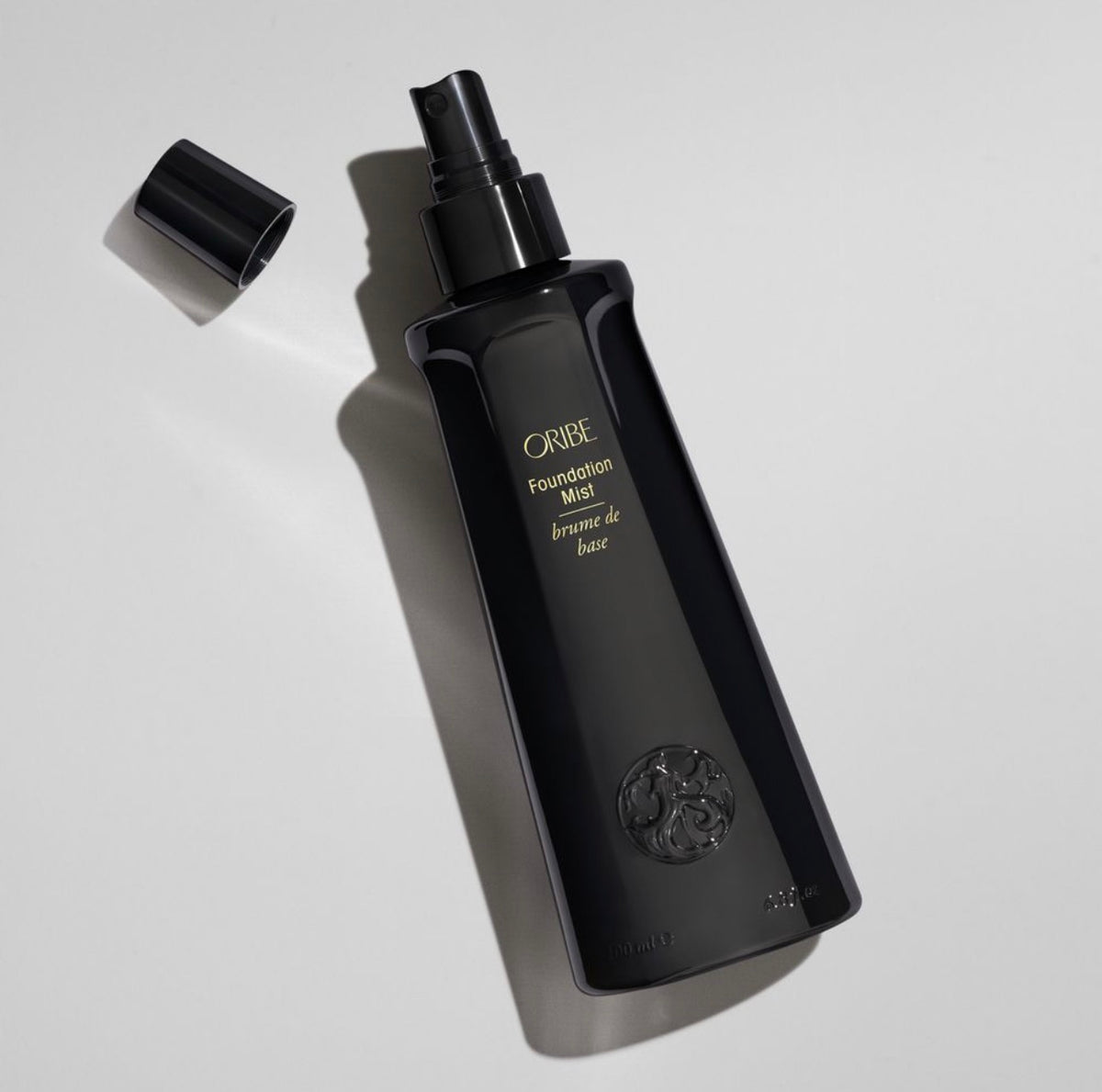 Oribe Foundation Mist — невагомий зволожуючий спрей для підготовки волосся