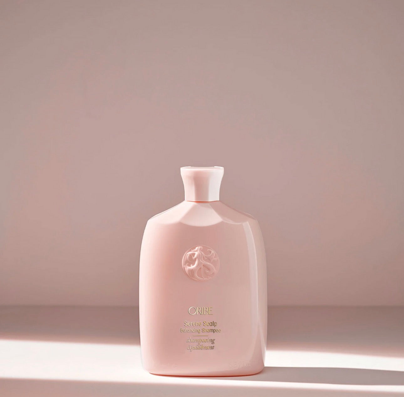 Oribe Serene Scalp Balancing Shampoo — шампунь проти лупи для балансу шкіри голови