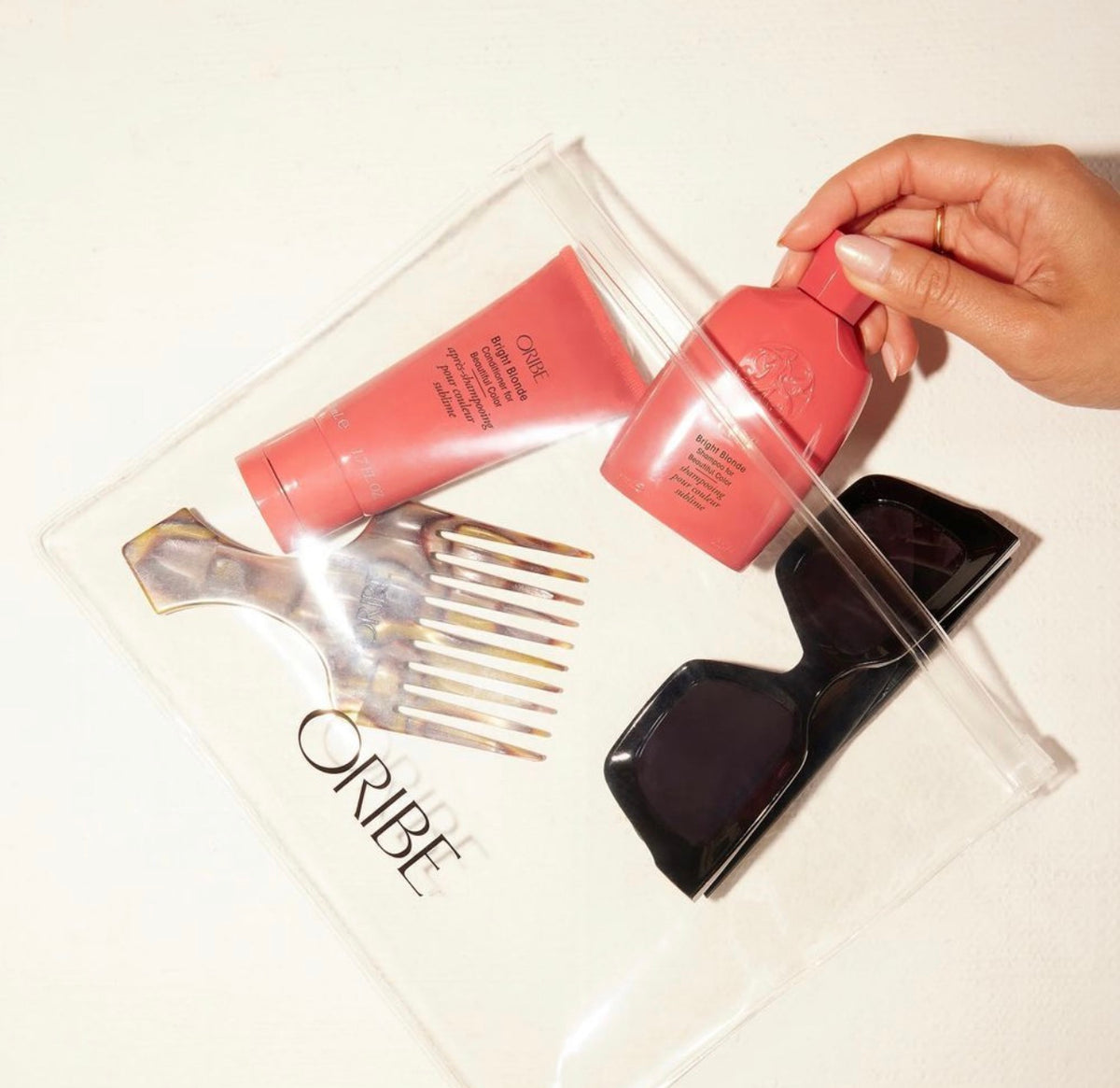 Oribe Bright Blonde Shampoo for Beautiful Color — шампунь для підтримки ідеального блонду та захисту кольору
