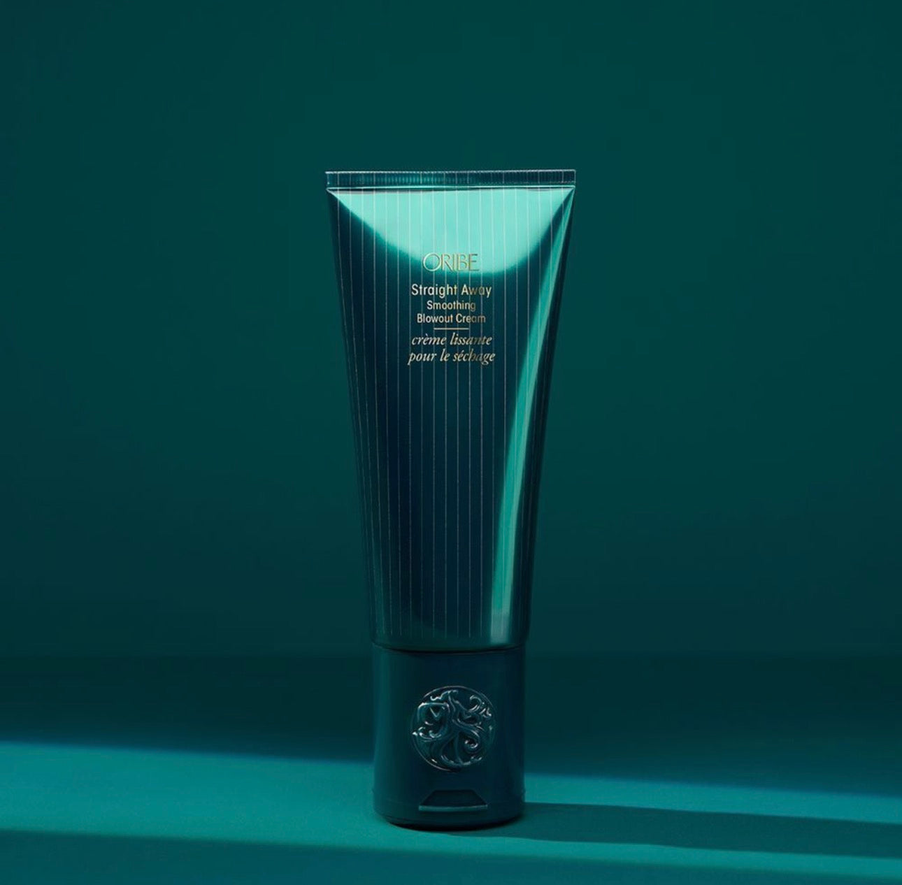Oribe Straight Away Smoothing Blowout Cream — крем для ідеального випрямлення та захисту волосся