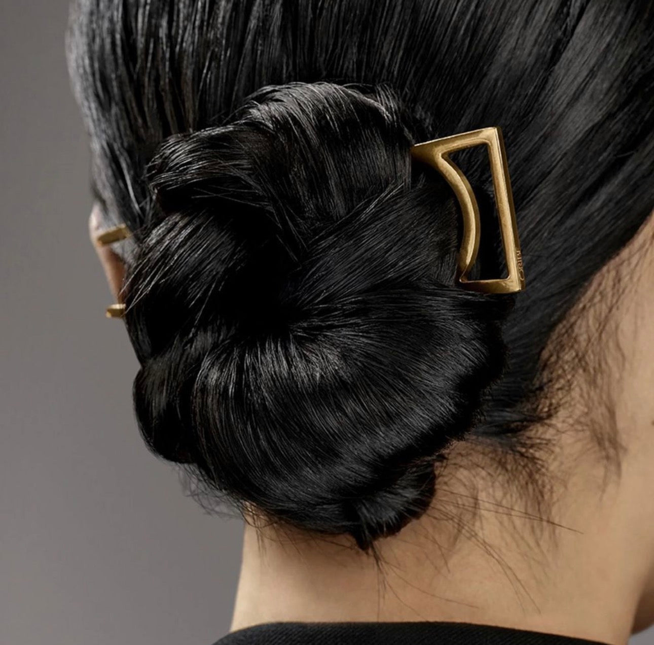 Oribe Superfine Hair Spray — Лак-невагомість середньої фіксації для природної укладки