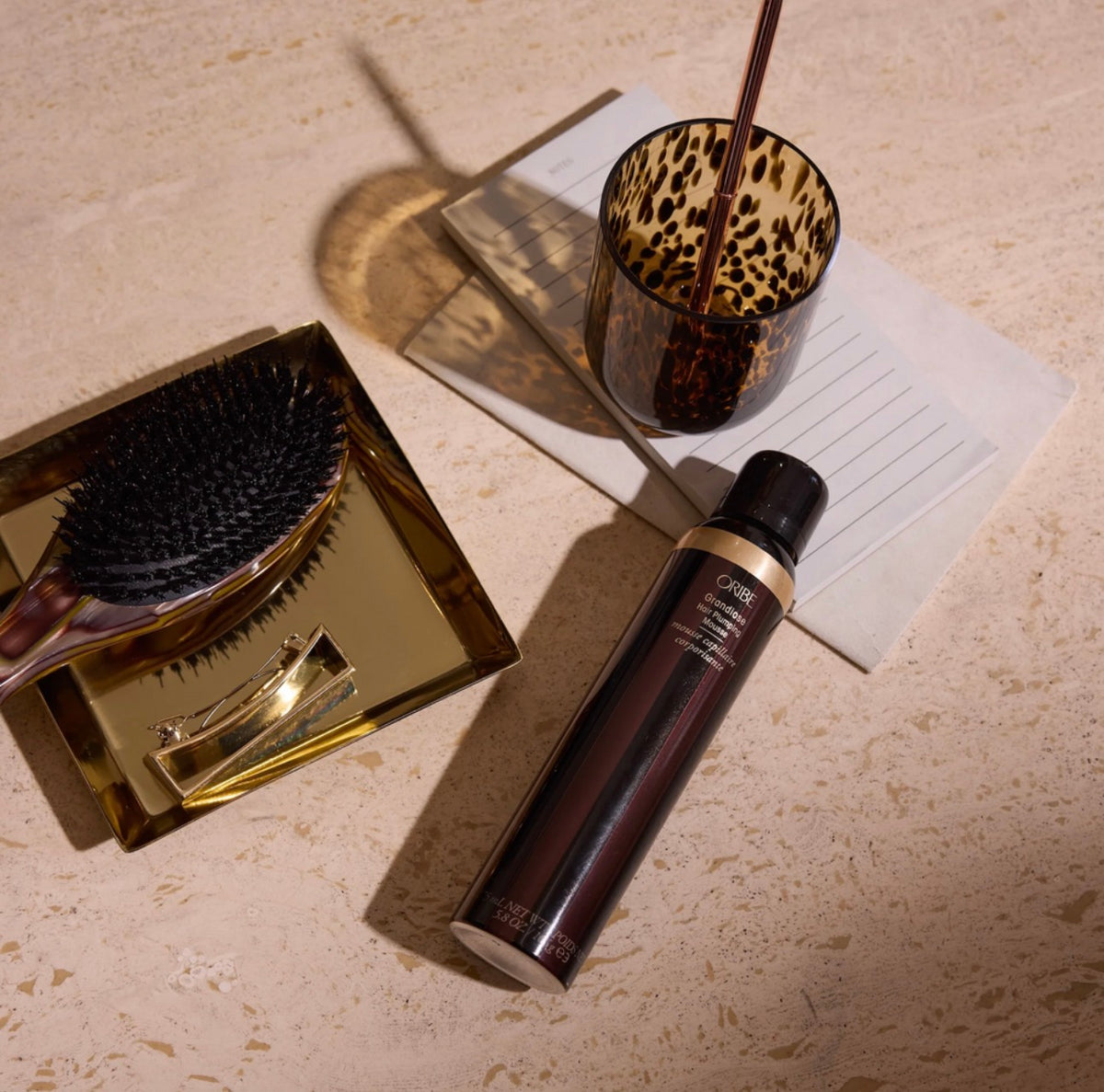 Oribe Grandiose Hair Plumping Mousse — пінка для розкішного об’єму та густоти волосся